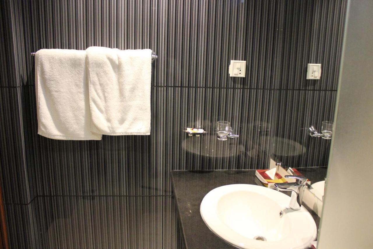 Executive Suite,967205752:JPEG